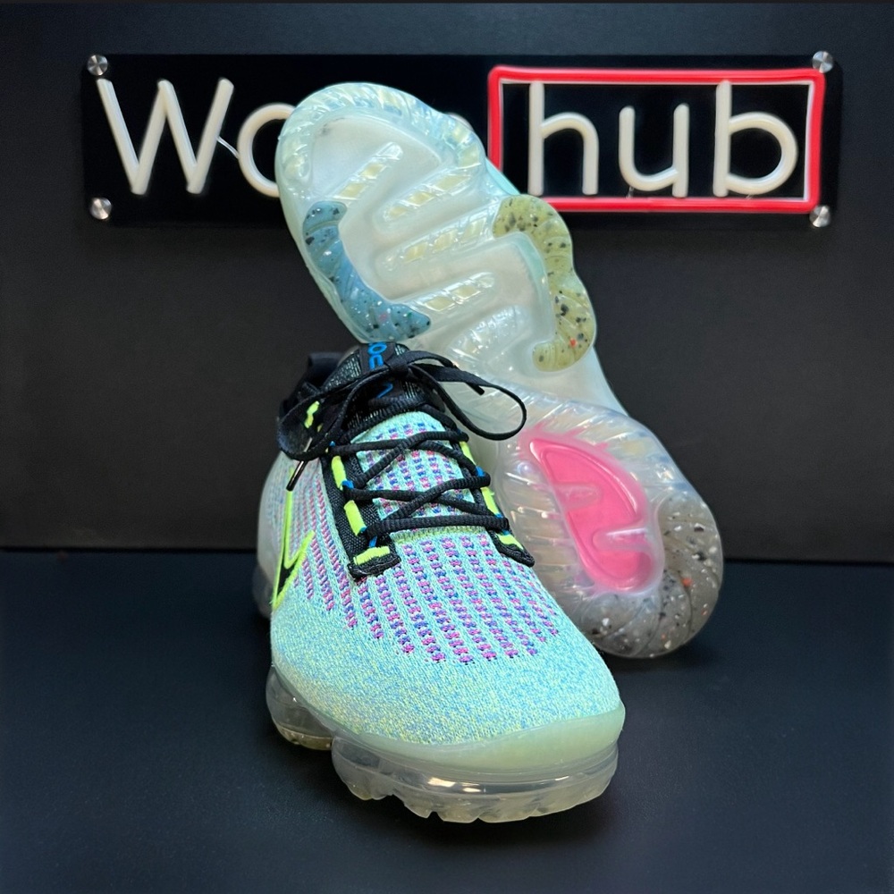 Nike Air Vapormax 2021 Flyknit • DX3368 700 • Volt / Blue • WMN Sz 10 / MENS 8.5